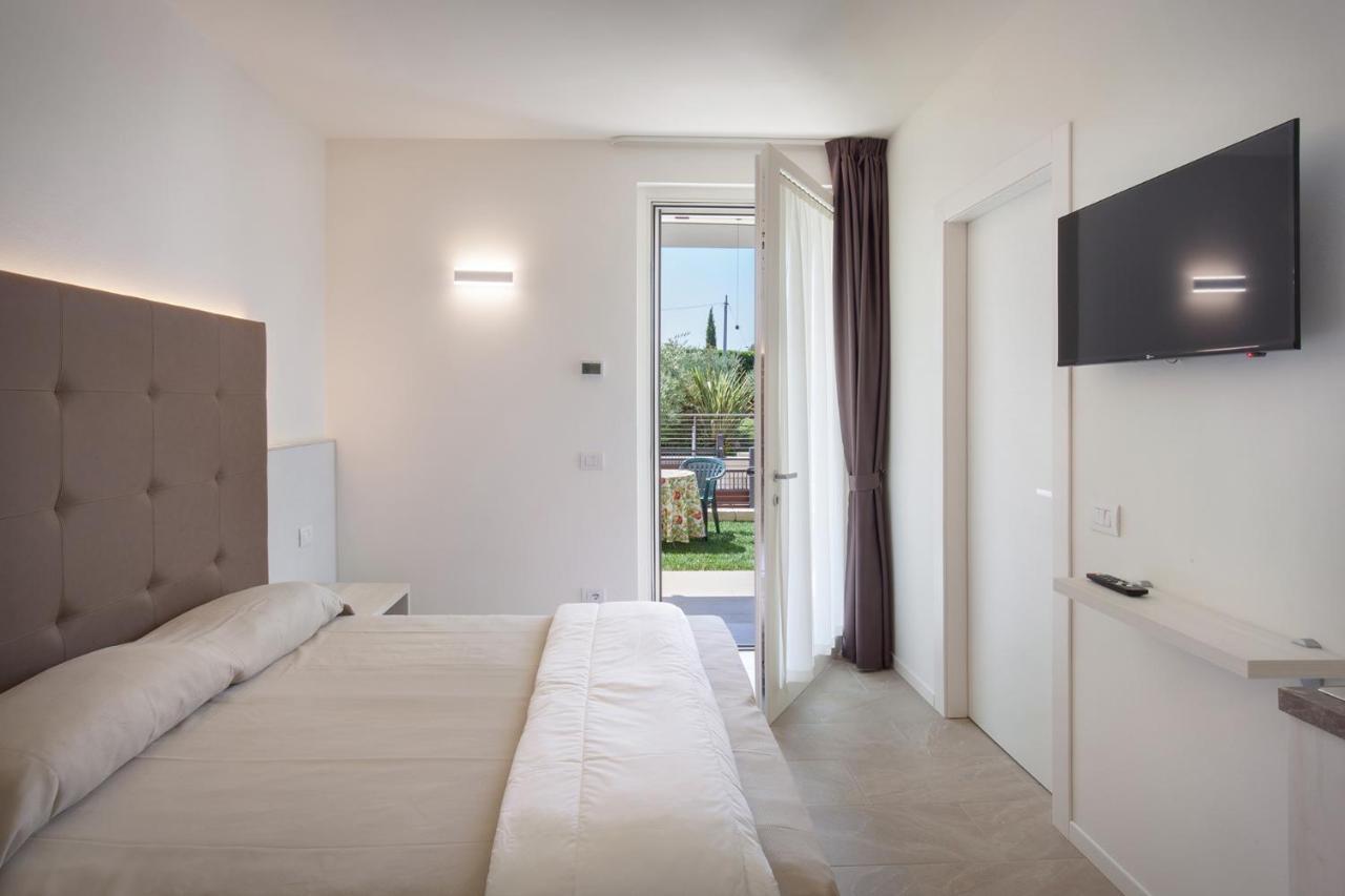 Villa Aurora-Holiday Home Apt3 Bardolino Eksteriør bilde